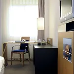 Novotel מלון 4*